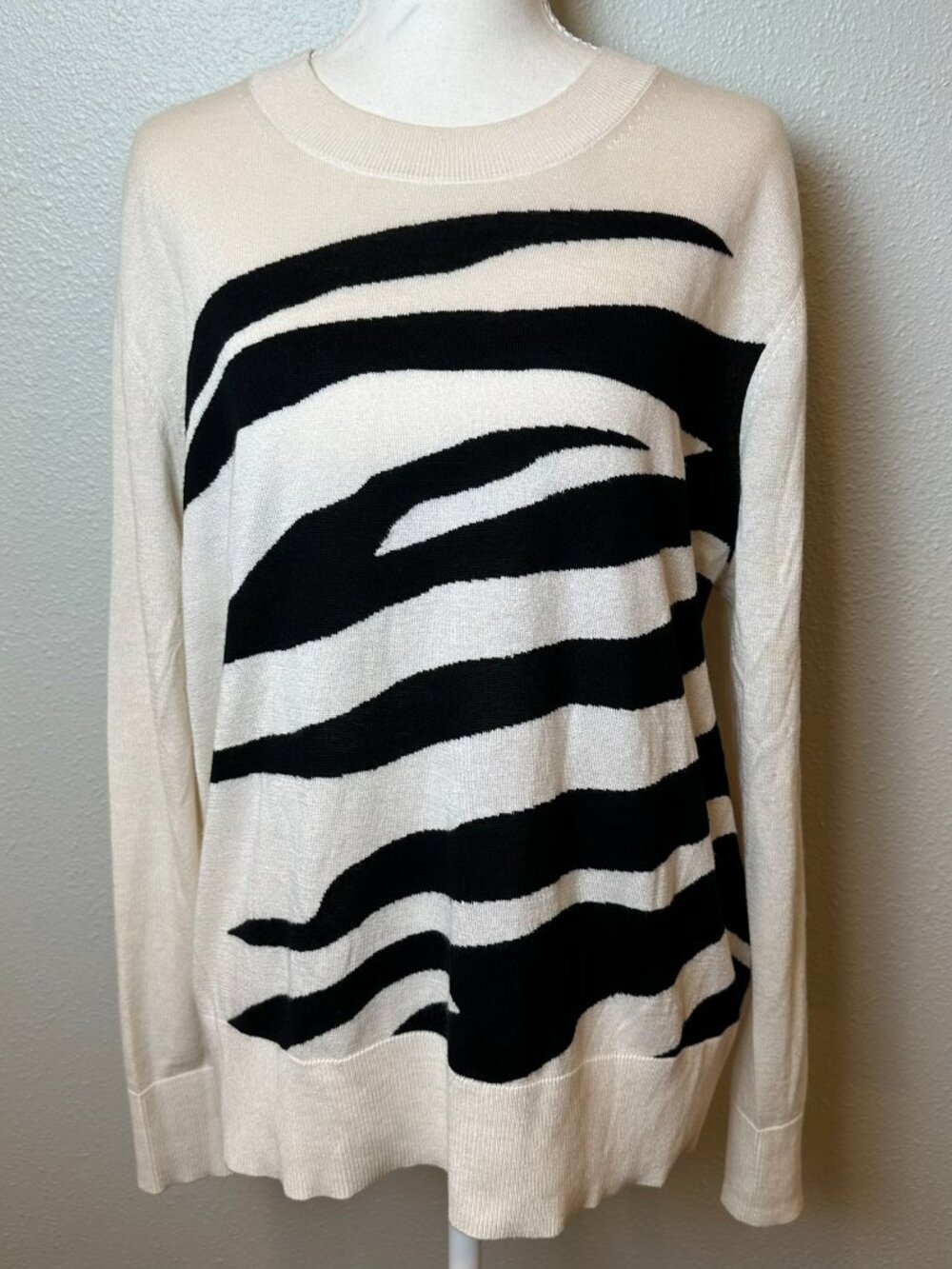 Banana Republic Silk Cashmere Zebra Knit Sweater Minimalist Pullover Crew Neck